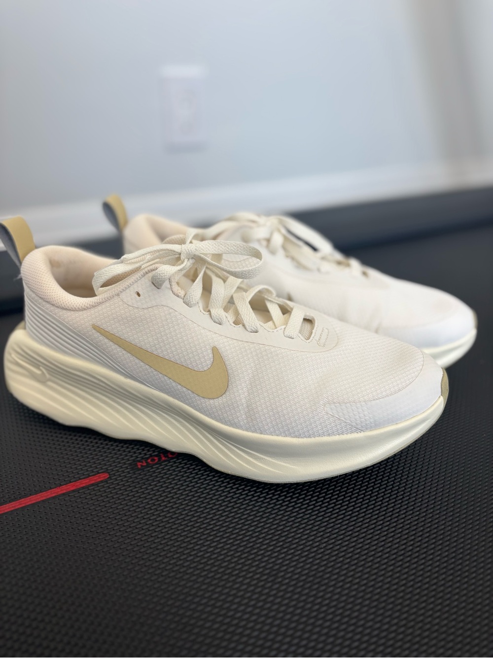Nike Women's White and Gold Low-Top Sneakers